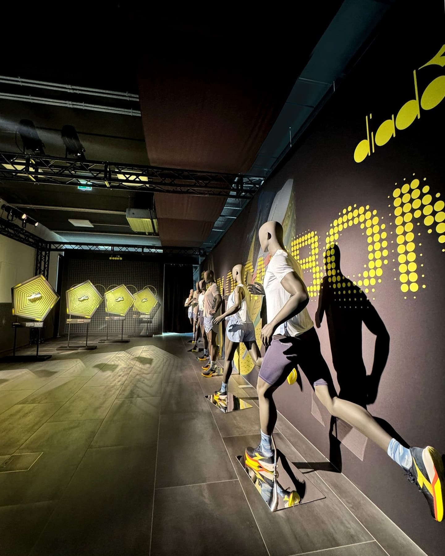 Diadora · Misano World Circuit 品牌发布活动 展台实景